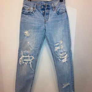 Levi light washed 501s
